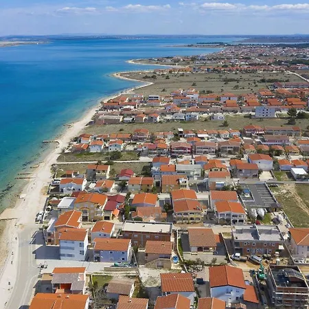 Holiday home Malo Fali