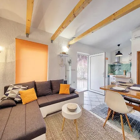 Holiday home Malo Fali
