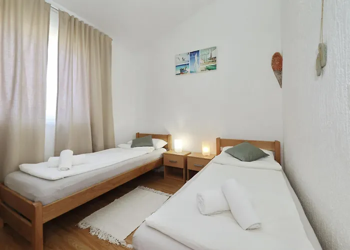 Holiday home Malo Fali *