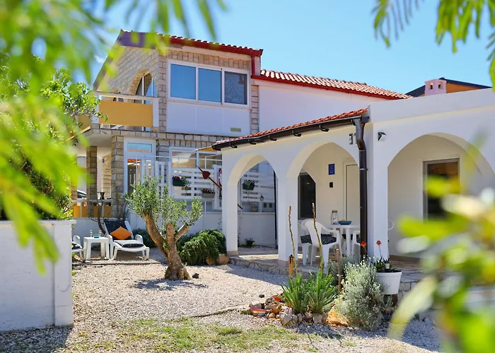 Malo Fali Holiday home Vir