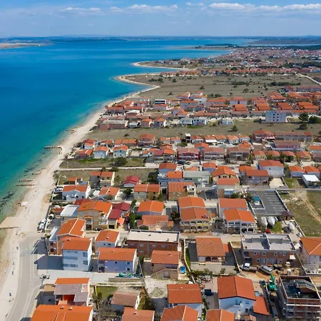 Dom wakacyjny Malo Fali *